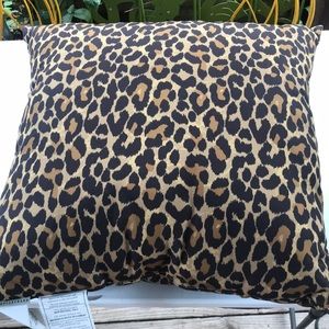 Pottery barn cheetah 24” x 24” outdoor pillow
